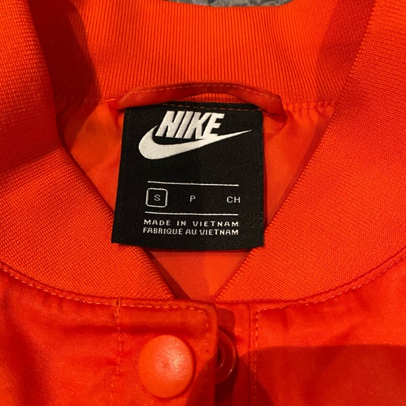 Nike Girls Crop Satin Varsity Jacket - Picture 4 of 5